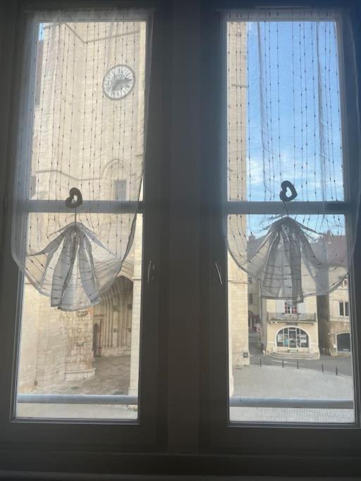 « Au Coeur De Dole » Apartment Bagian luar foto
