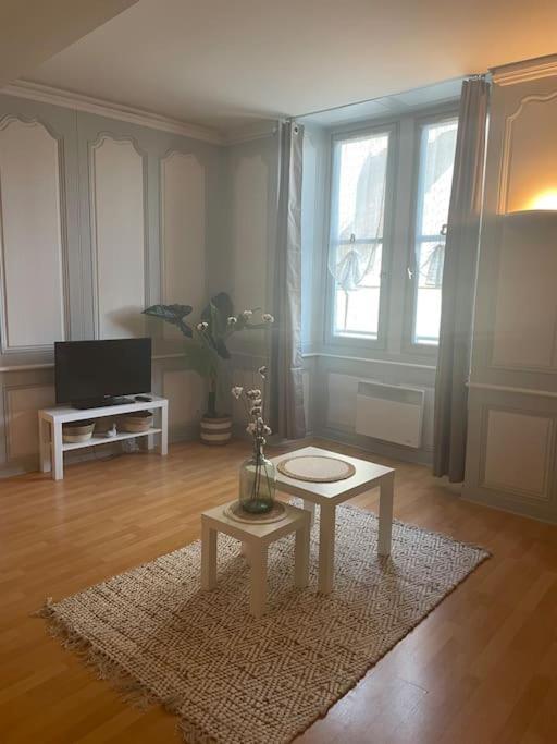 « Au Coeur De Dole » Apartment Bagian luar foto